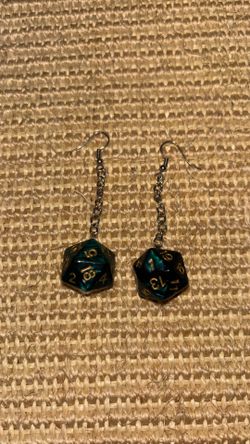 D20 hanging earrings