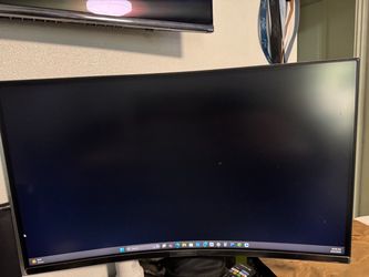Samsung 27 in Curved monitors