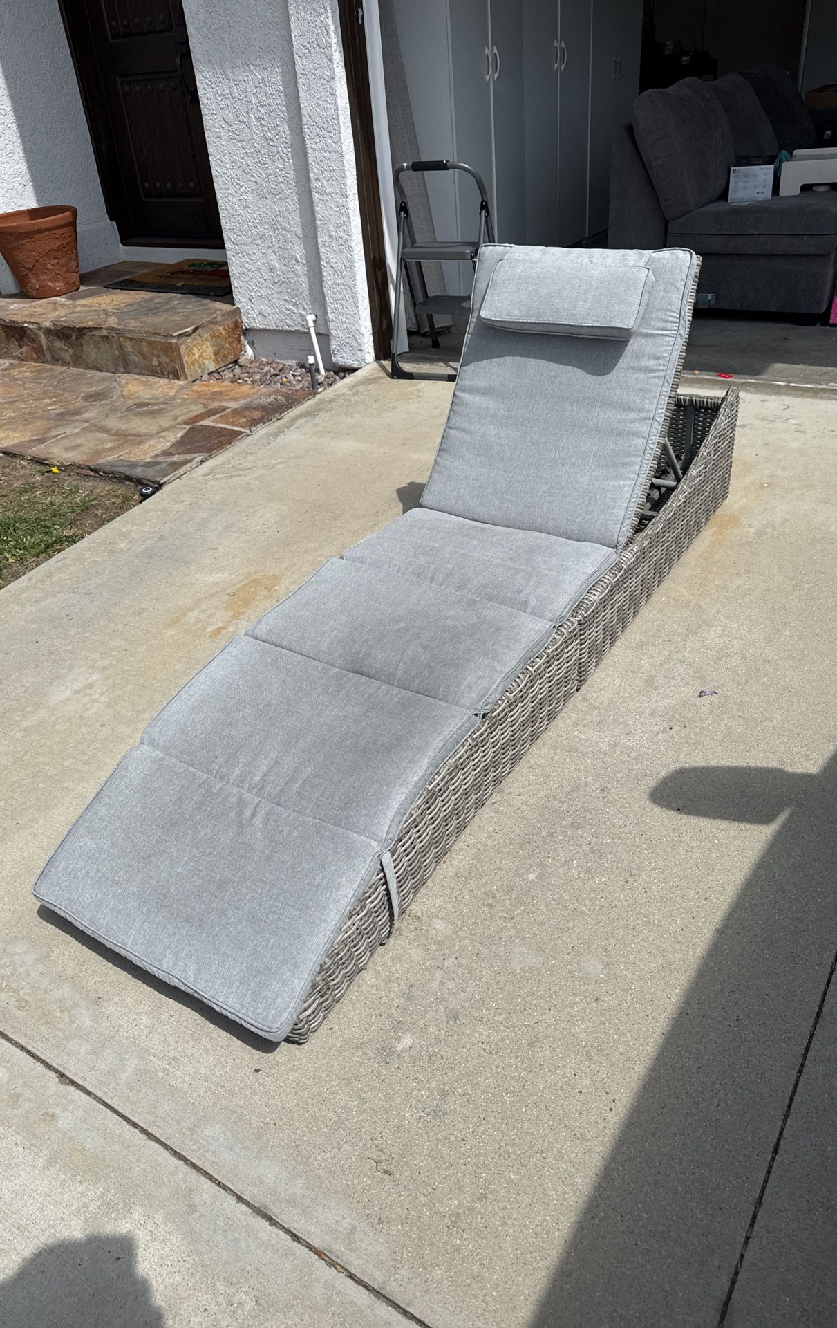 Lounge Patio/pool Chair - Collapsible  