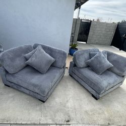 Oversize Loveseat