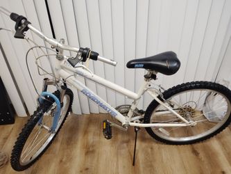 Roadmaster Mountain Bike White