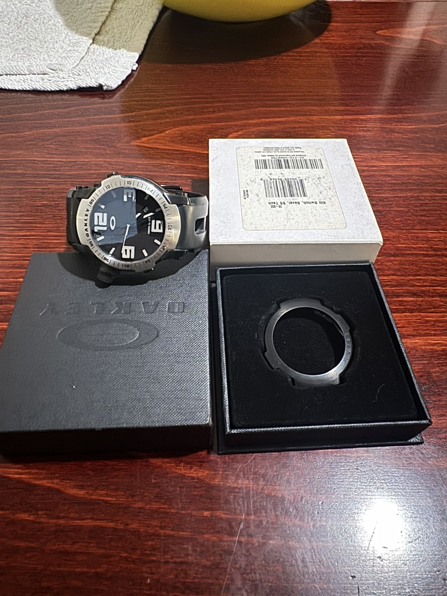 Authentic Oakley Kill Switch Watch/blak Dial/ Black Bezel-SS-Tech Bezel/EUC