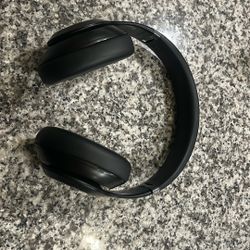 Beats Studio Pro 