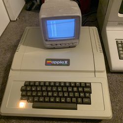 Vintage apple II plus computer 