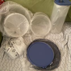 Tupperware Set 