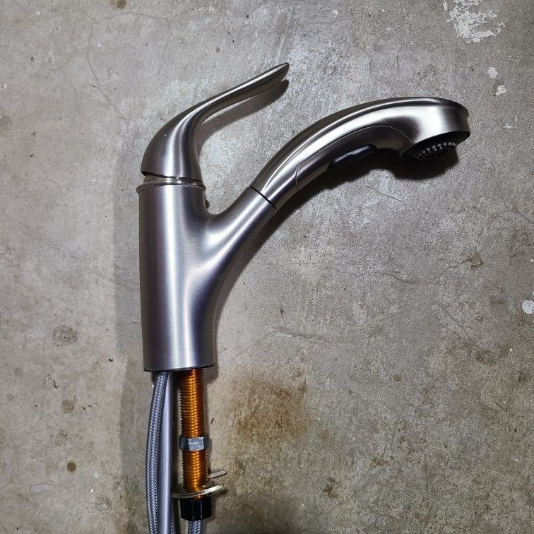 MOEN KITCHEN FAUCET