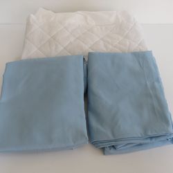 2 Twin Sheet Sets (4pcs) Plus Mattress Pad