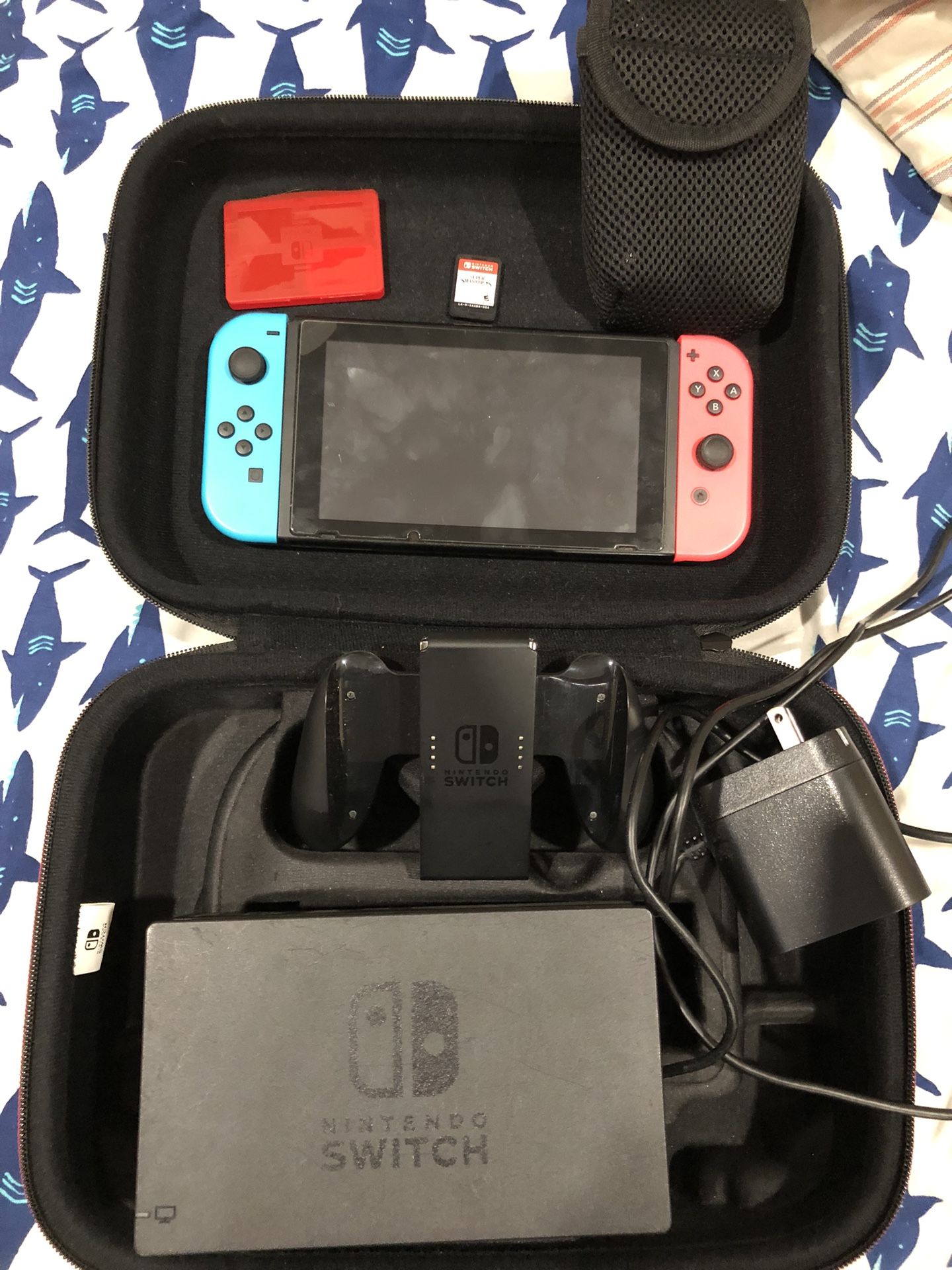 Nintendo Switch w/super Smash Bros