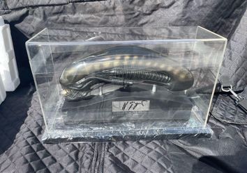 Alien bust h.r. giger autographed