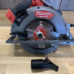 Milwaukee M18 FUEL 18V Lithium-Ion Brushless Cordless 7-1/4 in. Circular Saw (Tool-Only)
