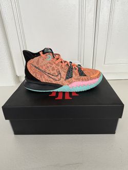 Kyrie 4 For The Future Size: 4Y