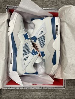 Jordan 4 Retro “Military Blue” 