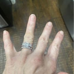 Diamontrigue Wedding Ring Set 