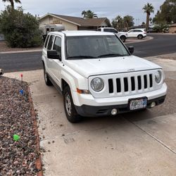 2015 White Jeep Patriot 2.0L 4-cylinder 