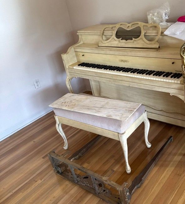 Antique Piano