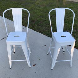 White Bar Stools 