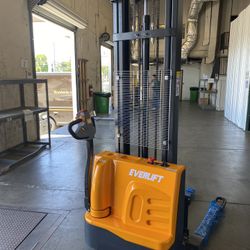 New 🤩 Electric Pallet Stacker Forklift 