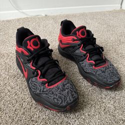 KD 15 Bred , Size 9 Hombre 