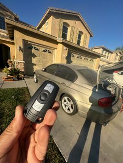 Car Keys N Remotes/ Llaves Con Control