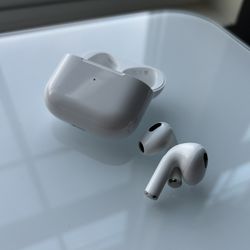 Airpods 3rd gen with Magsafe charging case