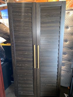 LARGE STORAGE CABBINET
