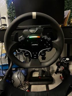 Brand new moza r3 bundle with playseat sim racing cockpit