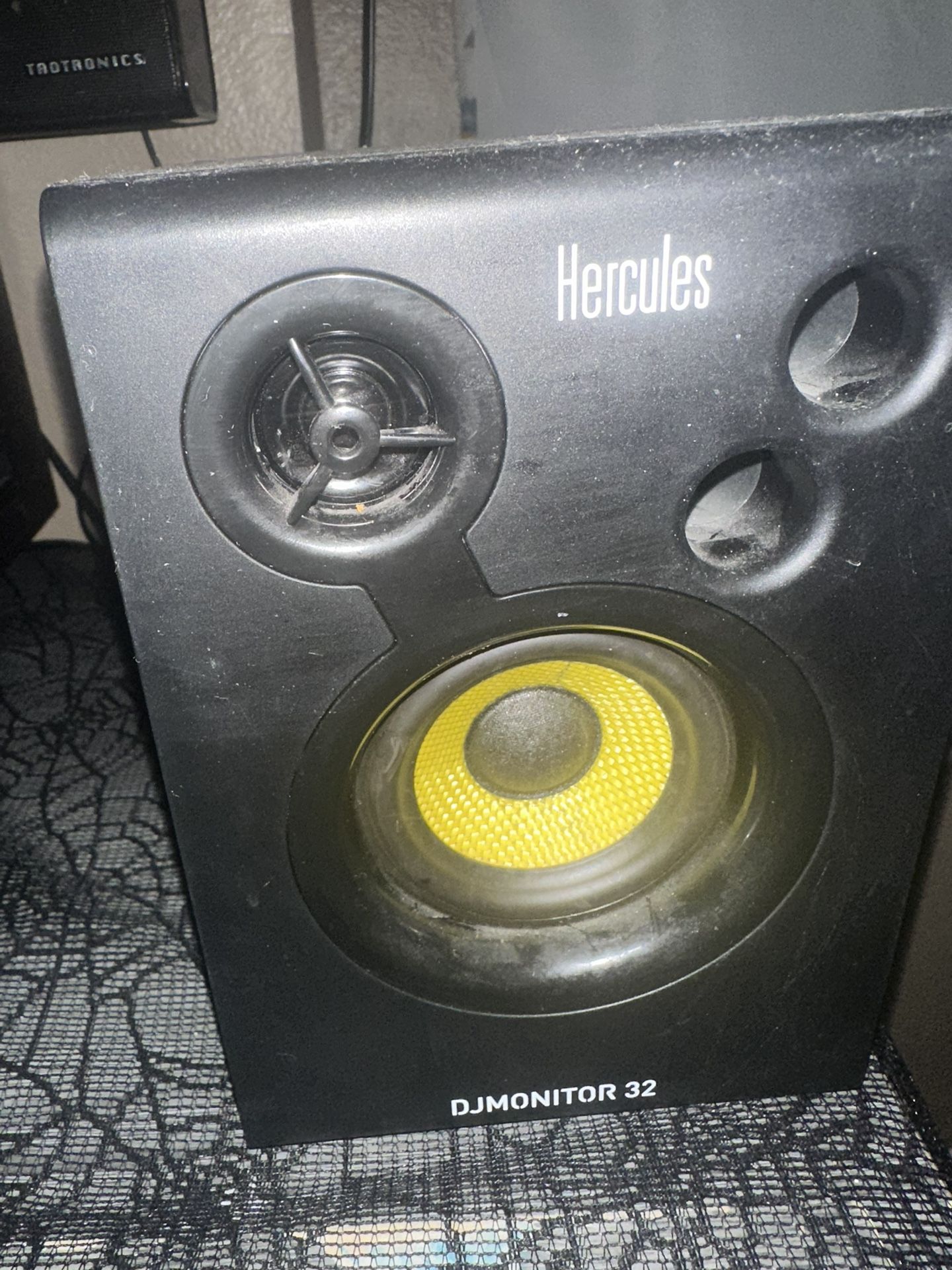 Hercules Monitor 32 D.J Speakers Used Twice $25