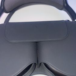 Apple AirPod Maxes 