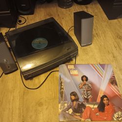 Aiwa PX-E850U Full Automatic Stereo Turntable Record Player & Bose Companion 2 Series II Speaker System With Cords Tested Working
Ask about records