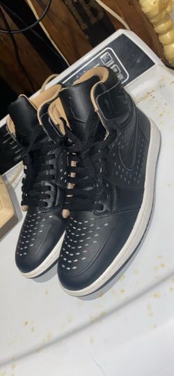 Retro Air Jordan 1: Black Vachetta Tan Size 11