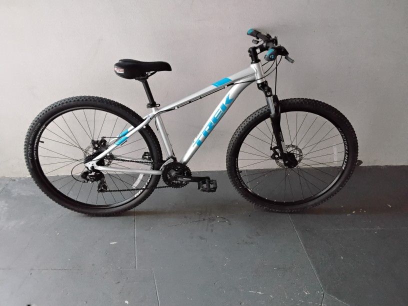 BICYCLE TREK 21 SPEED SIZE 29 BRAND NEW