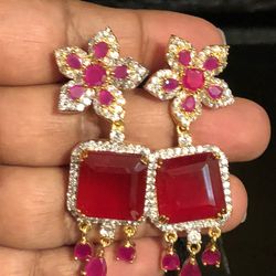 Stunning gold plated earrings