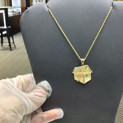 10k Gold Chain And Pendant Together Deal Both On Special…