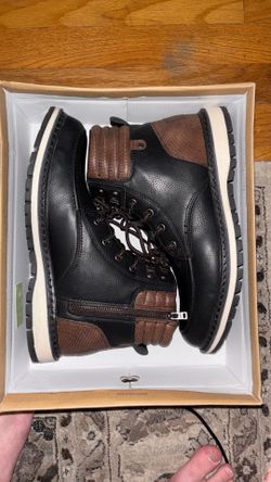 Selling BKE boots