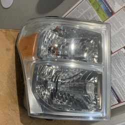 2011-2016 Ford F250 Supper Duty Right Headlight 