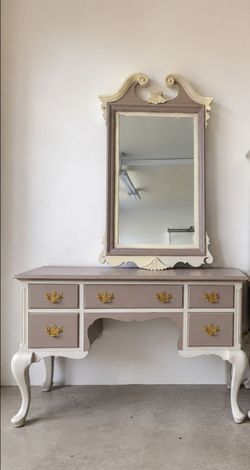 Vintage vanity and mirror