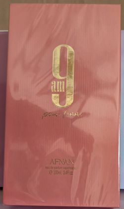 9am Pour Femme Perfume