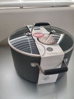 Select by Calphalon 7-quart Hard-Anodized Aluminum Dutch Oven with Matching Lid BRAND NEW