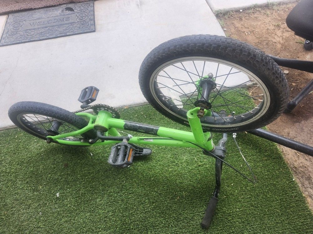 Specialized Kids 16in Bike