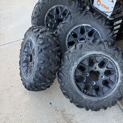 2021 can am maverick stock wheels and tires