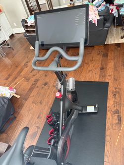 Peleton Bike w/ shoes, great condition