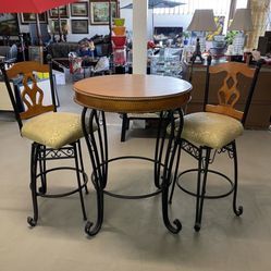 2  High Chairs One Vintage Table To Adorbs For any Visiting Or Just A Redo Of A Room May Come See i