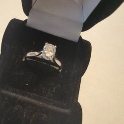 14 Karat White Gold  Oval Engagement Ring