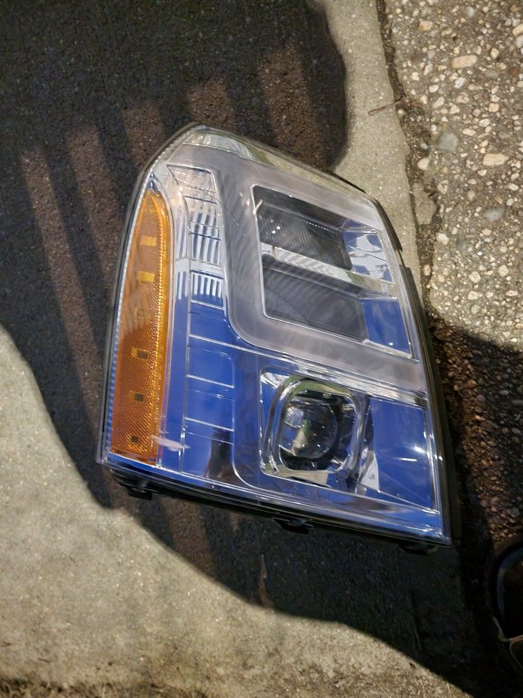 Cadillac Escalade Headlights 07-14