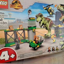 LEGO Jurassic World: T. rex Dinosaur Breakout (76944)