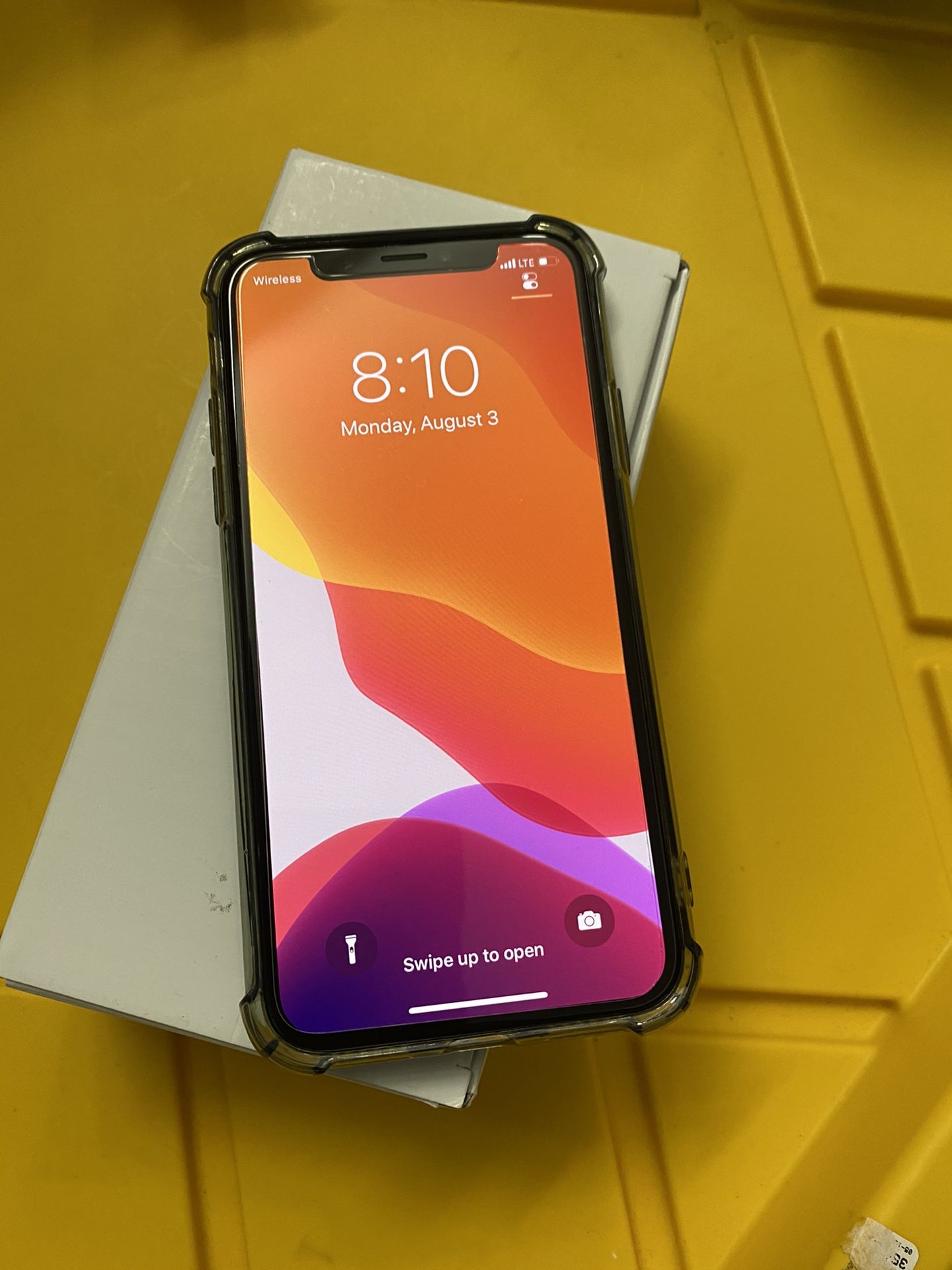 iPhone X 64 GB space gray factory unlocked any carrier
