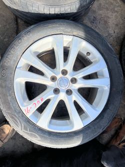 2015 Chrysler 200 17 in wheels and tires