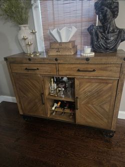 Buffet cabinet