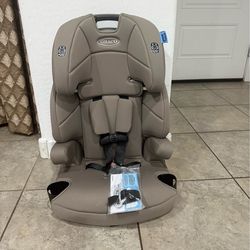 Graco Tranzitions 3-in-1 Harness Booster Car Seat, Forward Facing Car Seat, Highback, to Backless Booster, Cinder