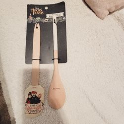 Disney Hocus Pocus Wooden Spoon Set New